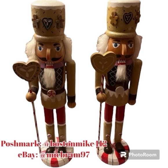 15in Wood Nutcracker w/ Staff Peppermint Candy Base Glitter & Gingerbread Man x2 - Picture 3 of 11